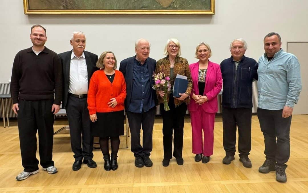 „Für eine Stimme, die Räume öffnet und für Freiheit und Vielfalt das Wort ergreift“: Osman Okkan und Regula Venske mit dem Ehrenpreis der Interkulturellen Denkfabrik ausgezeichnet